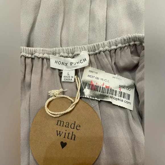 HONEY PUNCH Boutique tan shorts romper mid length off the shoulder sleeves Large - Picture 4 of 5